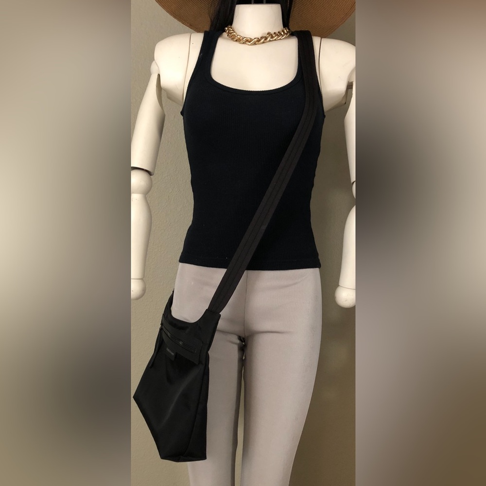 Longchamp Le Pliage Neo Flat Nylon Crossbody - Black - Picture 12 of 14